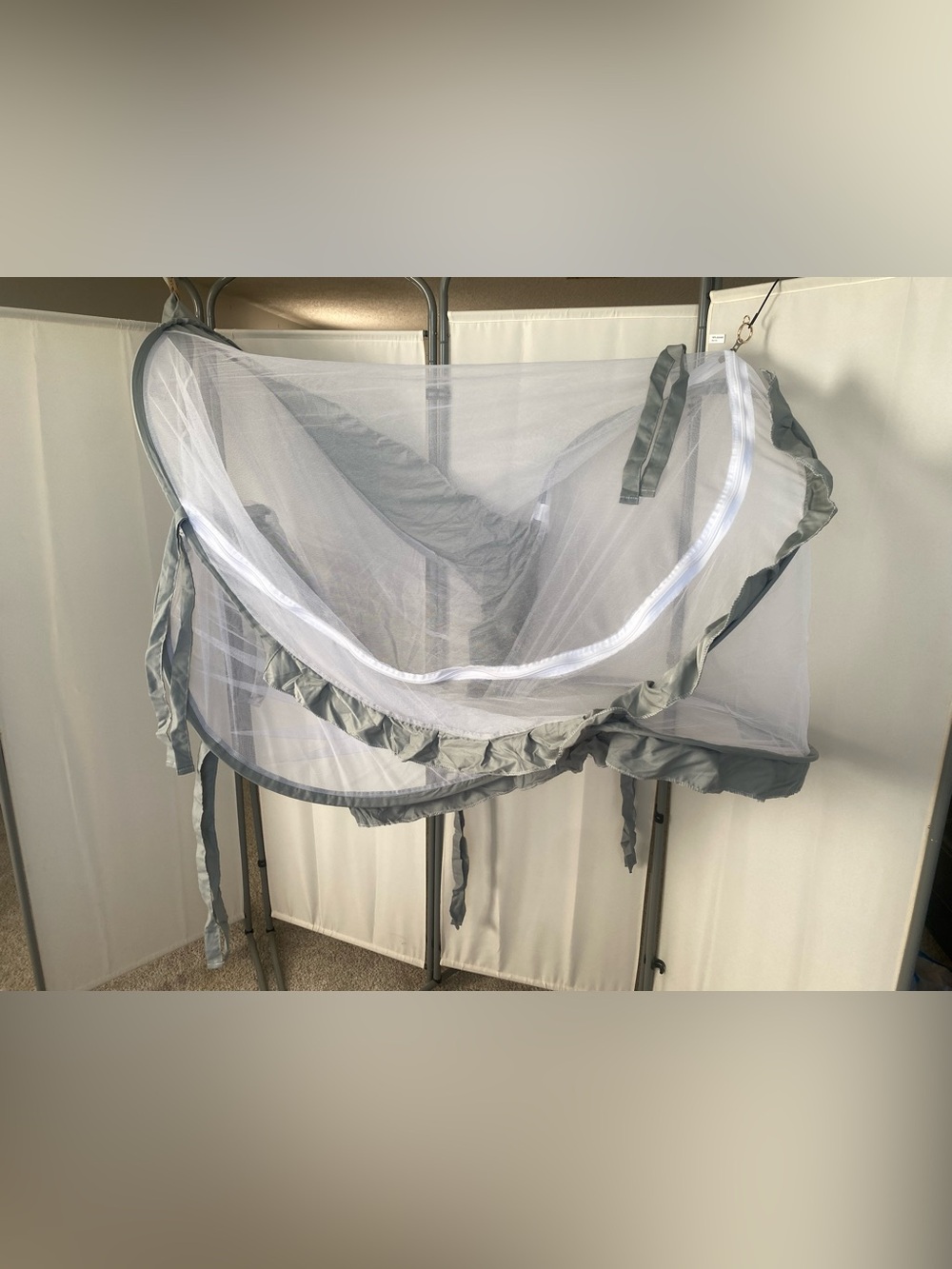 L RUNNZER Pack N Play Pop Up Crib Tent Baby Safety Canopy Mesh Gray/White